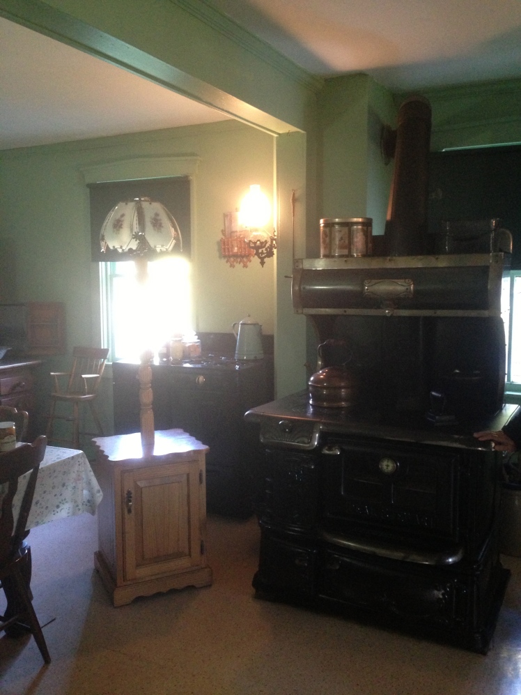 Amish House; The kitchen